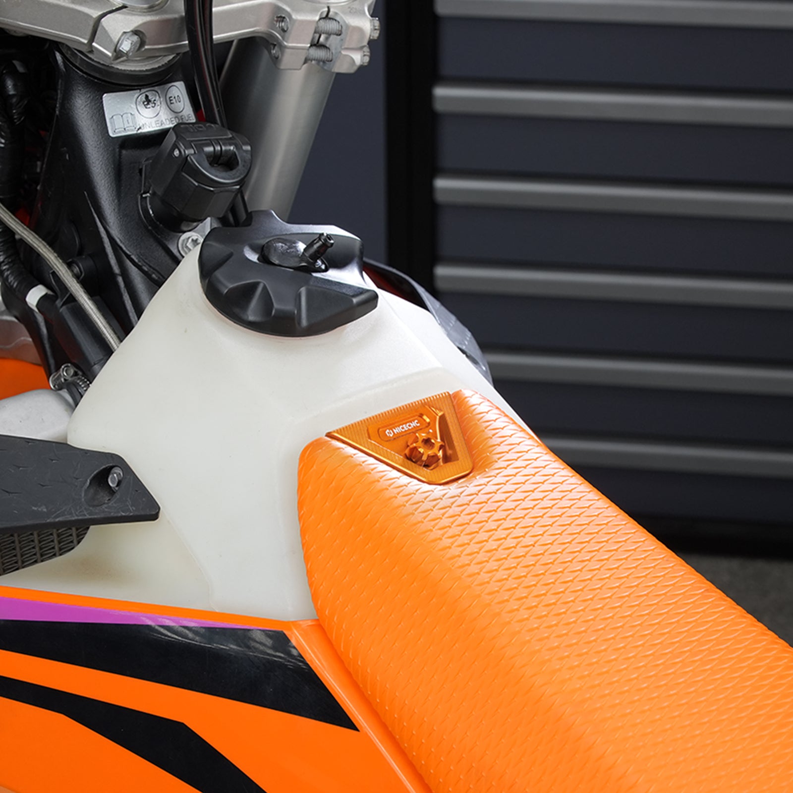 Sitzbefestigungs-Abdeckungs-Set für KTM 125–450 XC SX XC-F SX-F 23–26 / 150–500 EXC XC-W 24–26