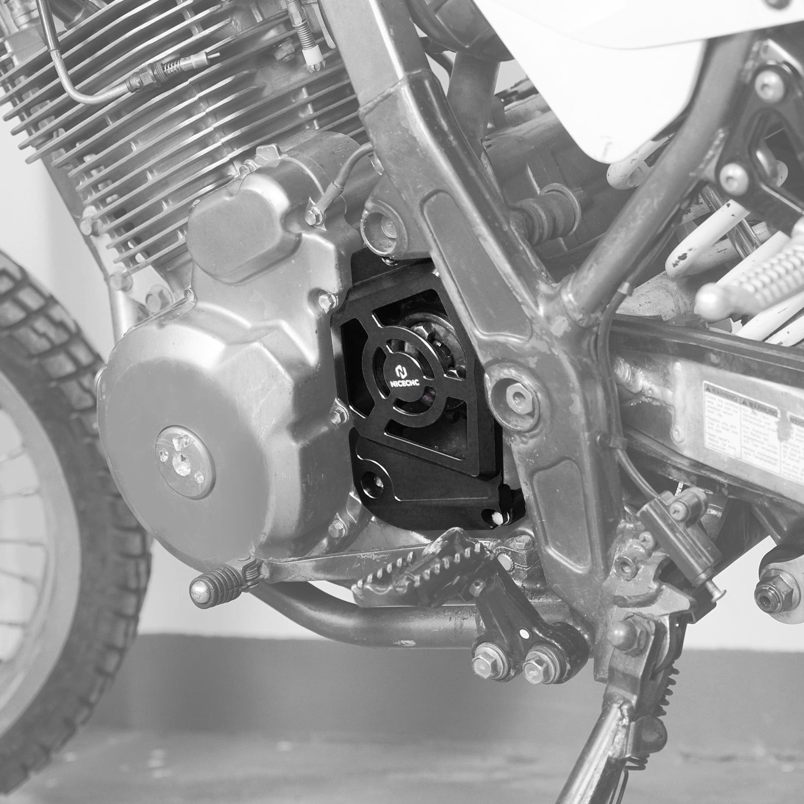 Ritzelabdeckung Kettenschutz Protektor für Suzuki DR650S DR650SE 1996-2024