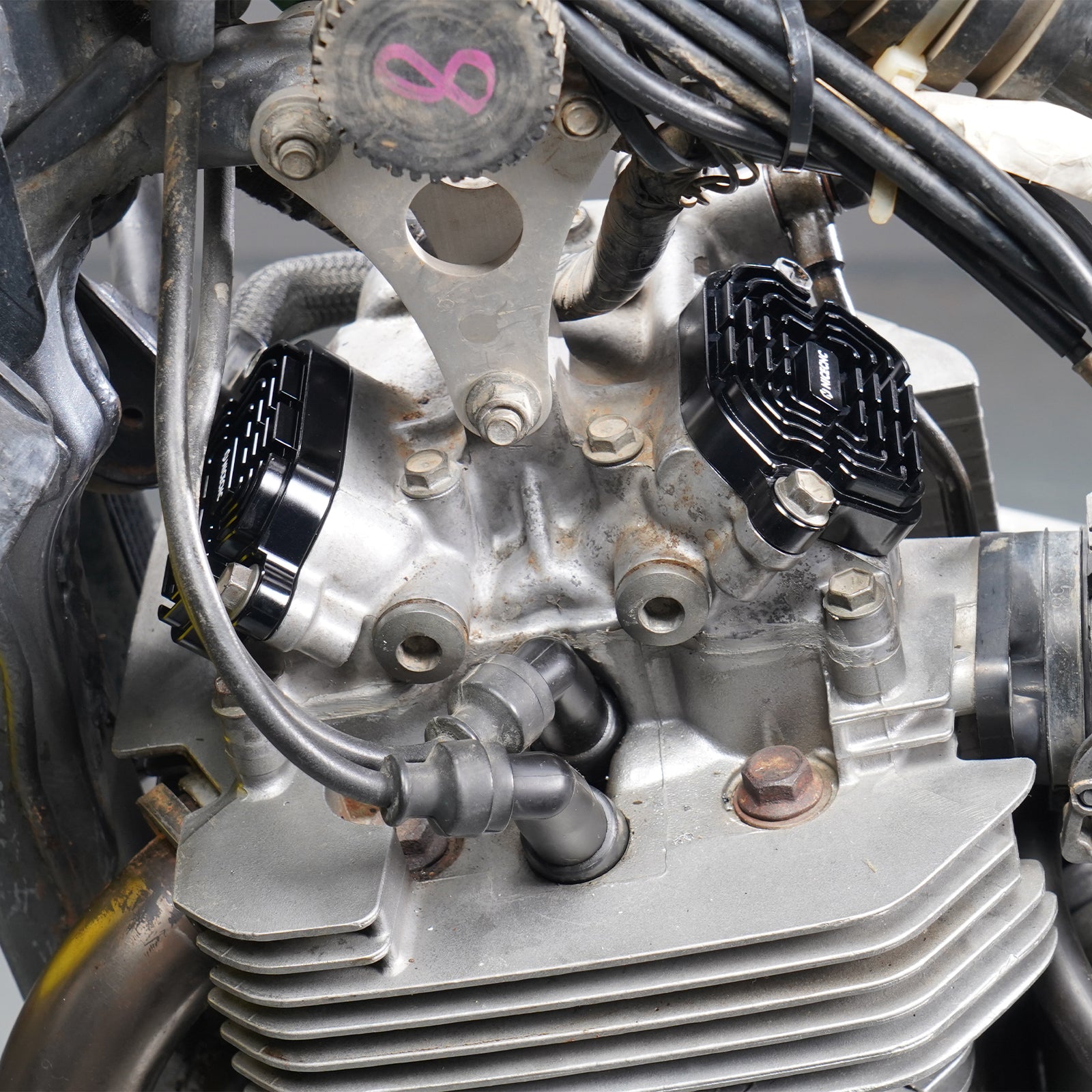 Gerippte Ventildeckel für Suzuki DR650S DR650SE 1996-2024