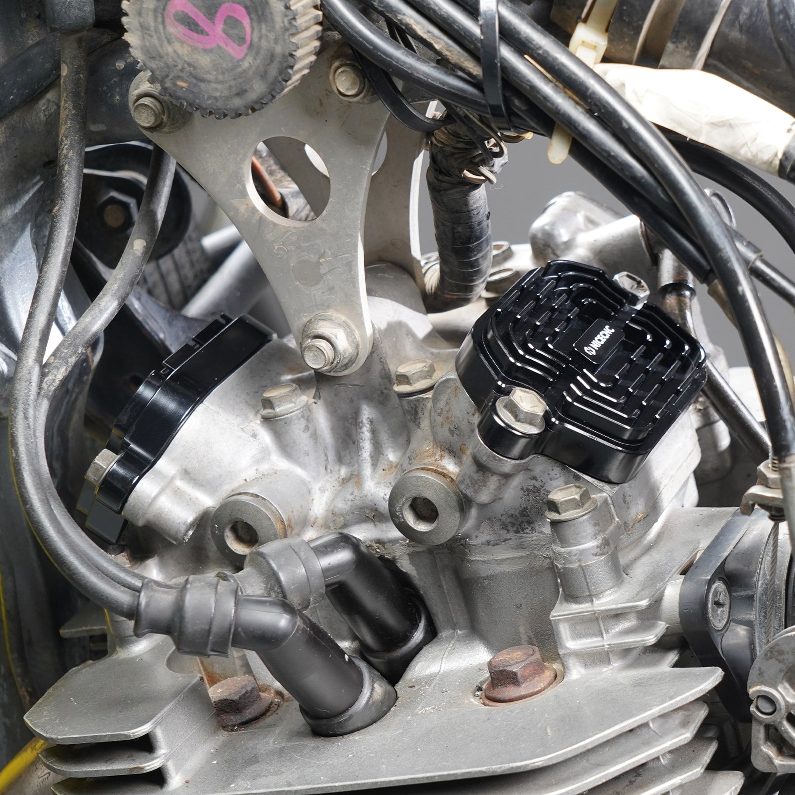 Gerippte Ventildeckel für Suzuki DR650S DR650SE 1996-2024