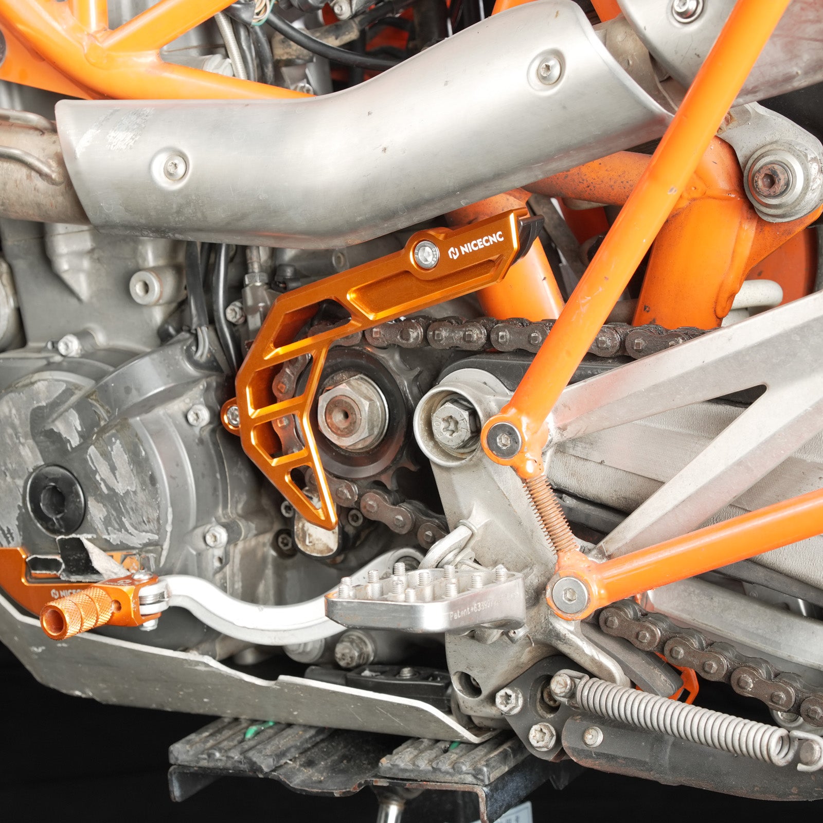 Ritzelabdeckung Case Saver Kettenschutz für Husqvarna 701 Enduro Supermoto 16-23