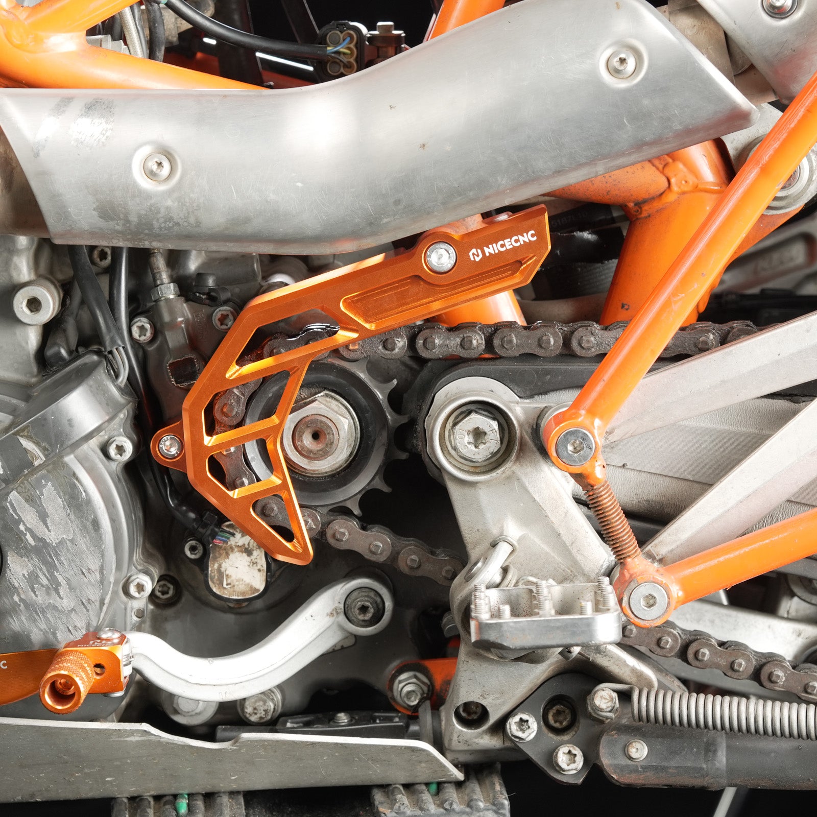 Kettenschutz Gehäuseschutz Zahnkranzabdeckung für KTM 690 Enduro SMC R 2009-2025