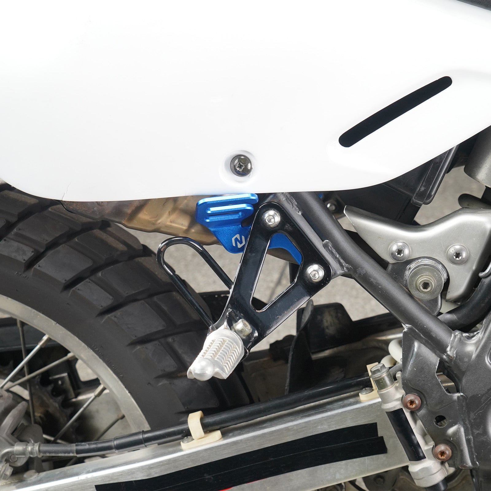 Gepäck Strap Befestigung Tie Down Klammern Halter Für Suzuki DR650 S / SE 1996-2025