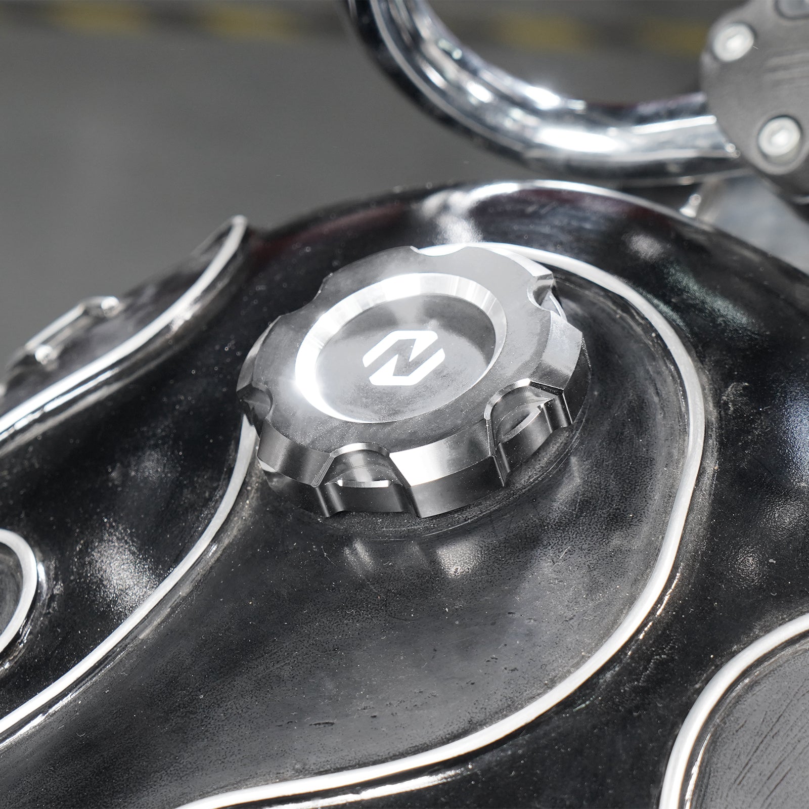 Tankdeckel Abdeckung Für Harley Sportster 1200 Eisen 883 Vierzig Acht