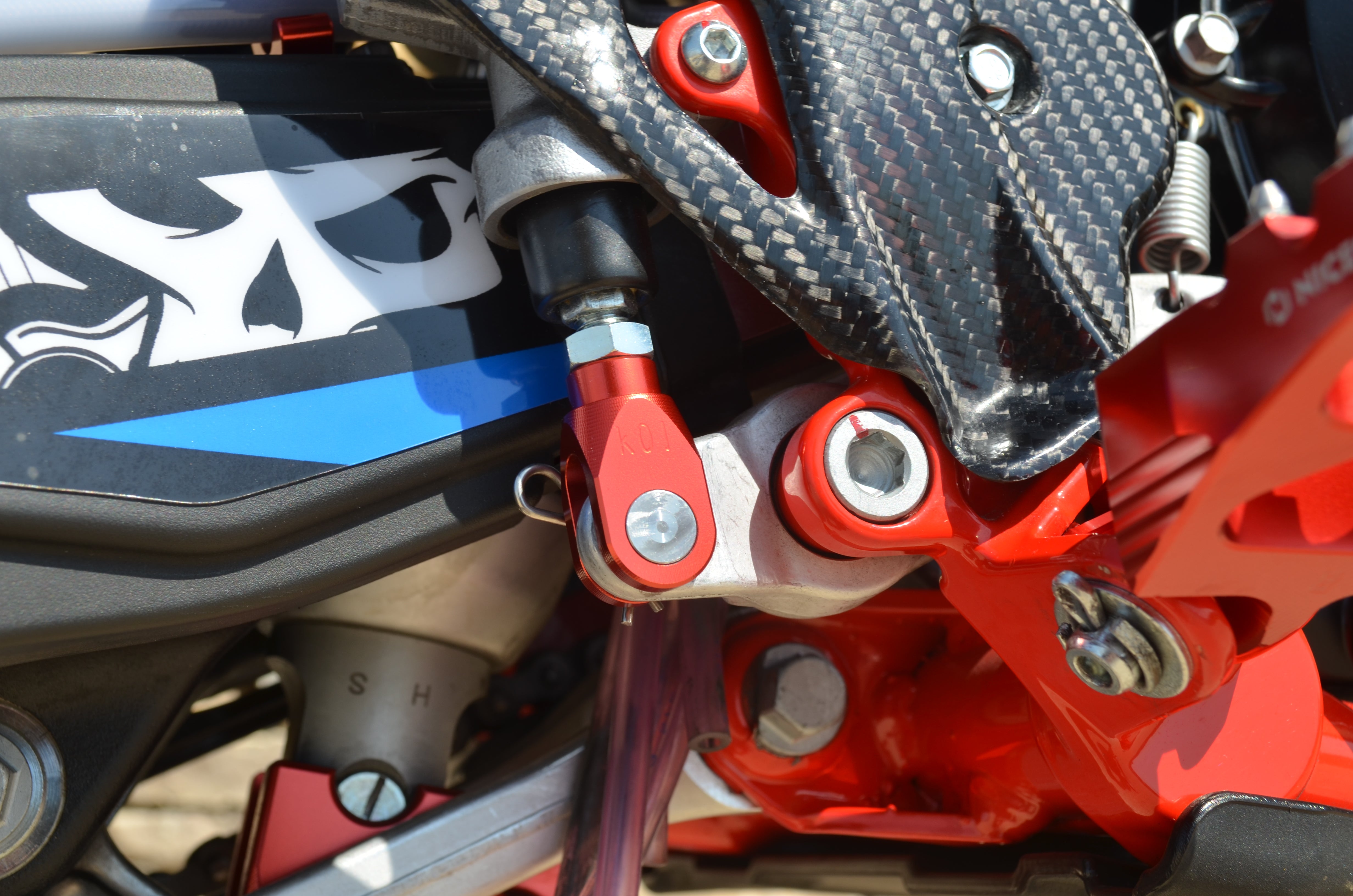 Vidlice pro zadní brzdu z hliníku 6061-T6 pro Beta RR2T 250-300 / RR4T 350-500 2013–2024