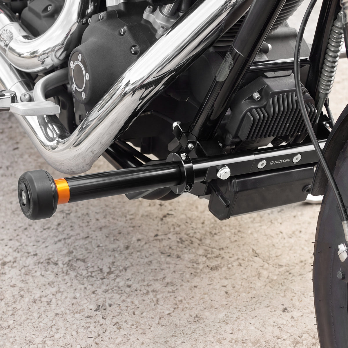 Przedni gmole silnika do Harley Dyna Low Rider Street Fat Bob Super Wide Glide