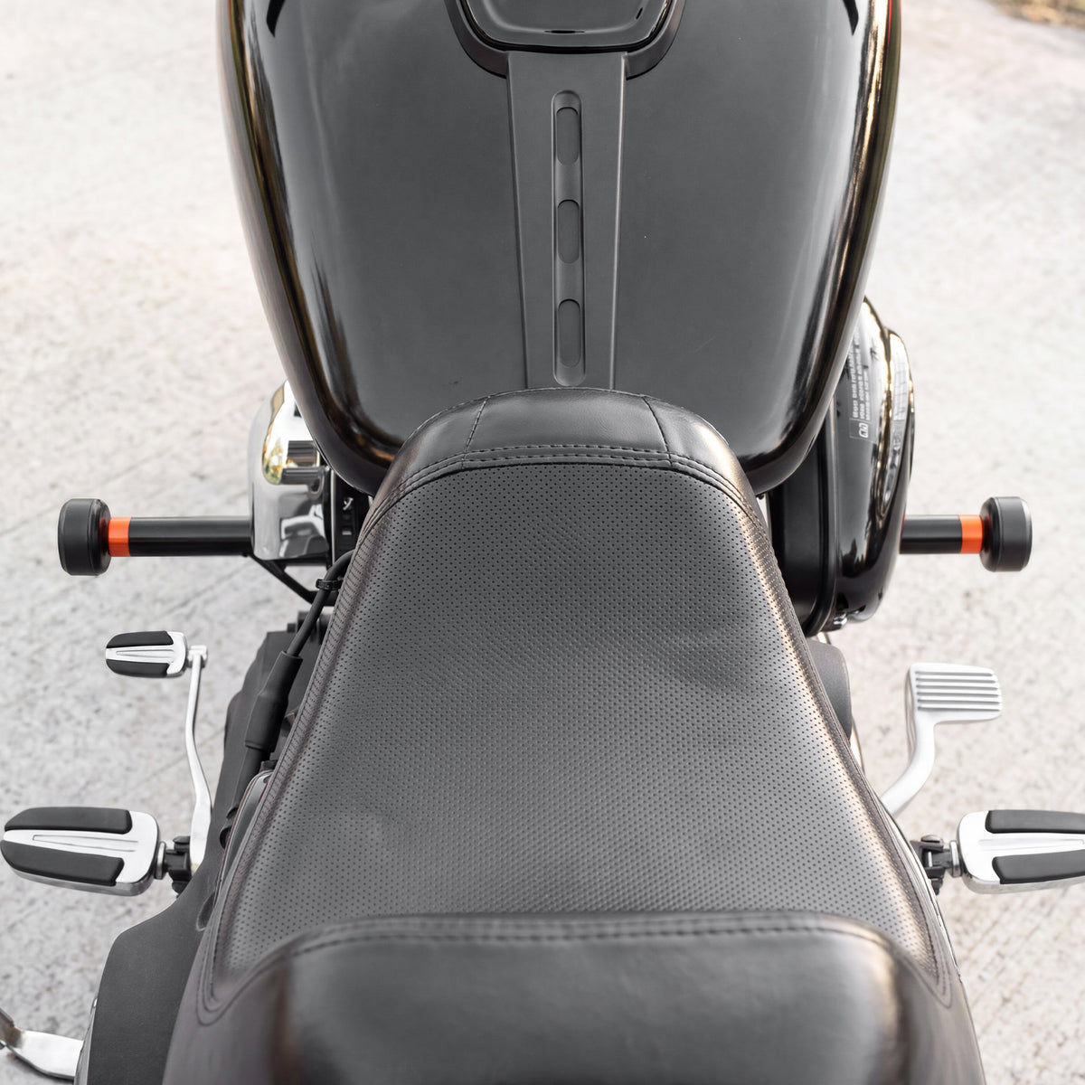 Przedni gmole silnika do Harley Dyna Low Rider Street Fat Bob Super Wide Glide