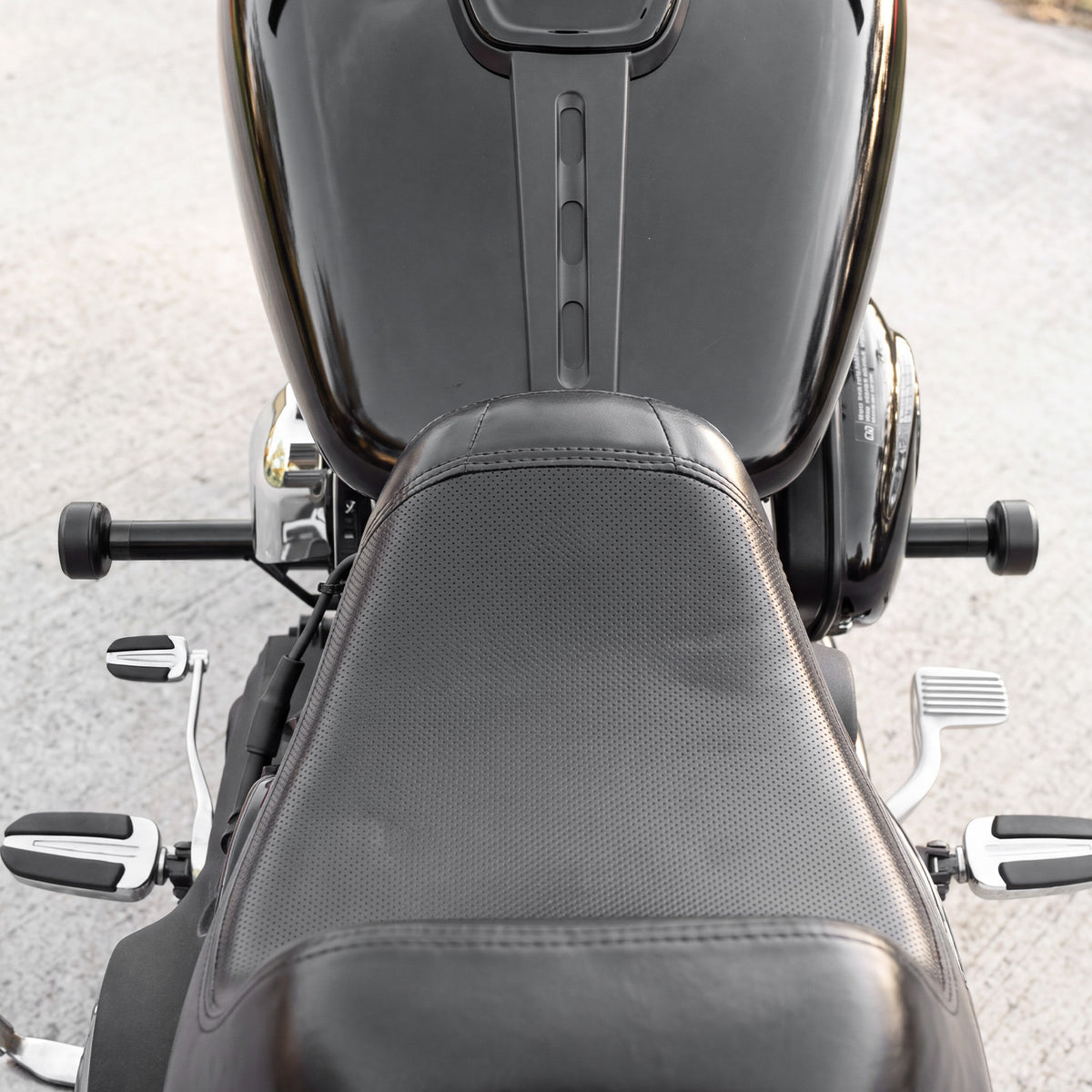 Przedni gmole silnika do Harley Dyna Low Rider Street Fat Bob Super Wide Glide