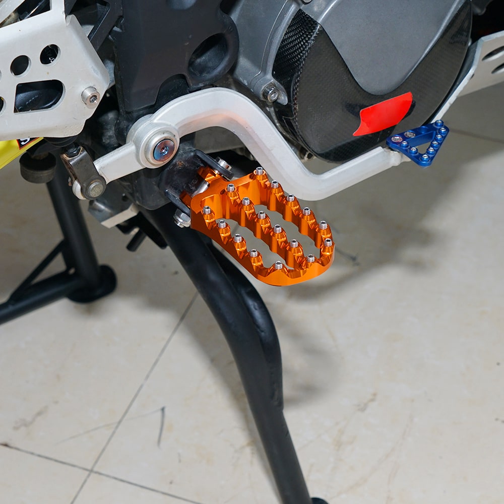 Geschmiedete breite Fußrasten Fußrastenpedale Für KTM 390 Adventure 2020-2024