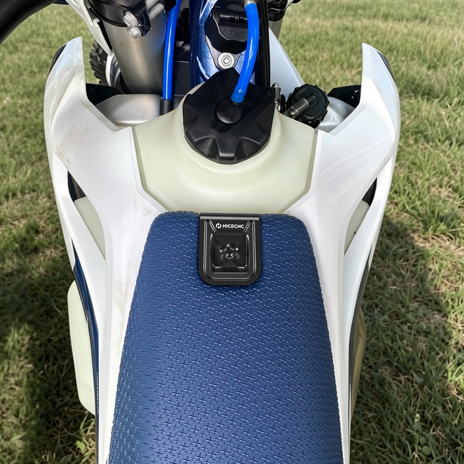 Sitzbank Befestigungsabdeckung Kit für Husqvarna 125-450 FC/FX/TX/TC 23-26 150-501 TE/FE 24-26