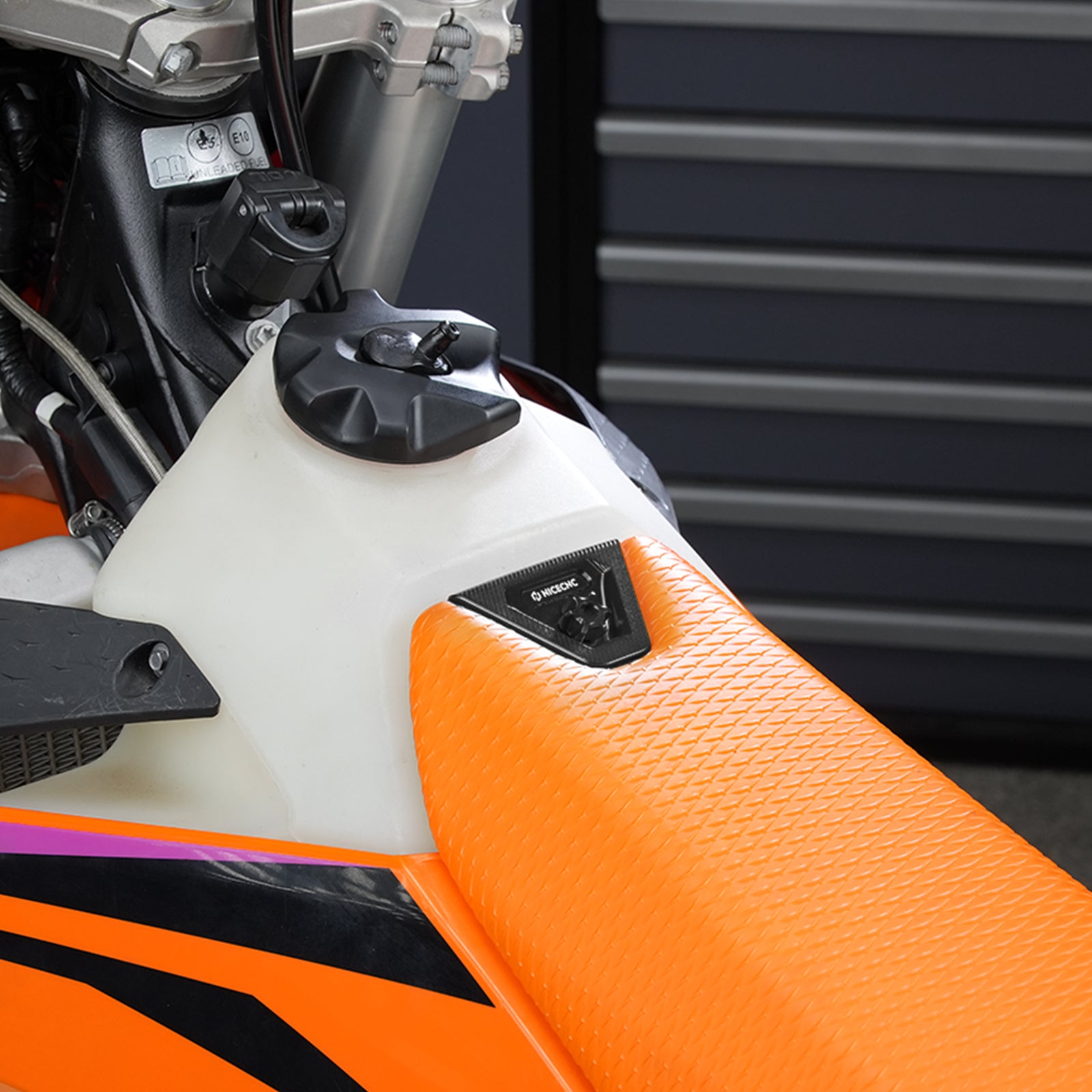 Sitzbefestigungs-Abdeckungs-Set für KTM 125–450 XC SX XC-F SX-F 23–26 / 150–500 EXC XC-W 24–26