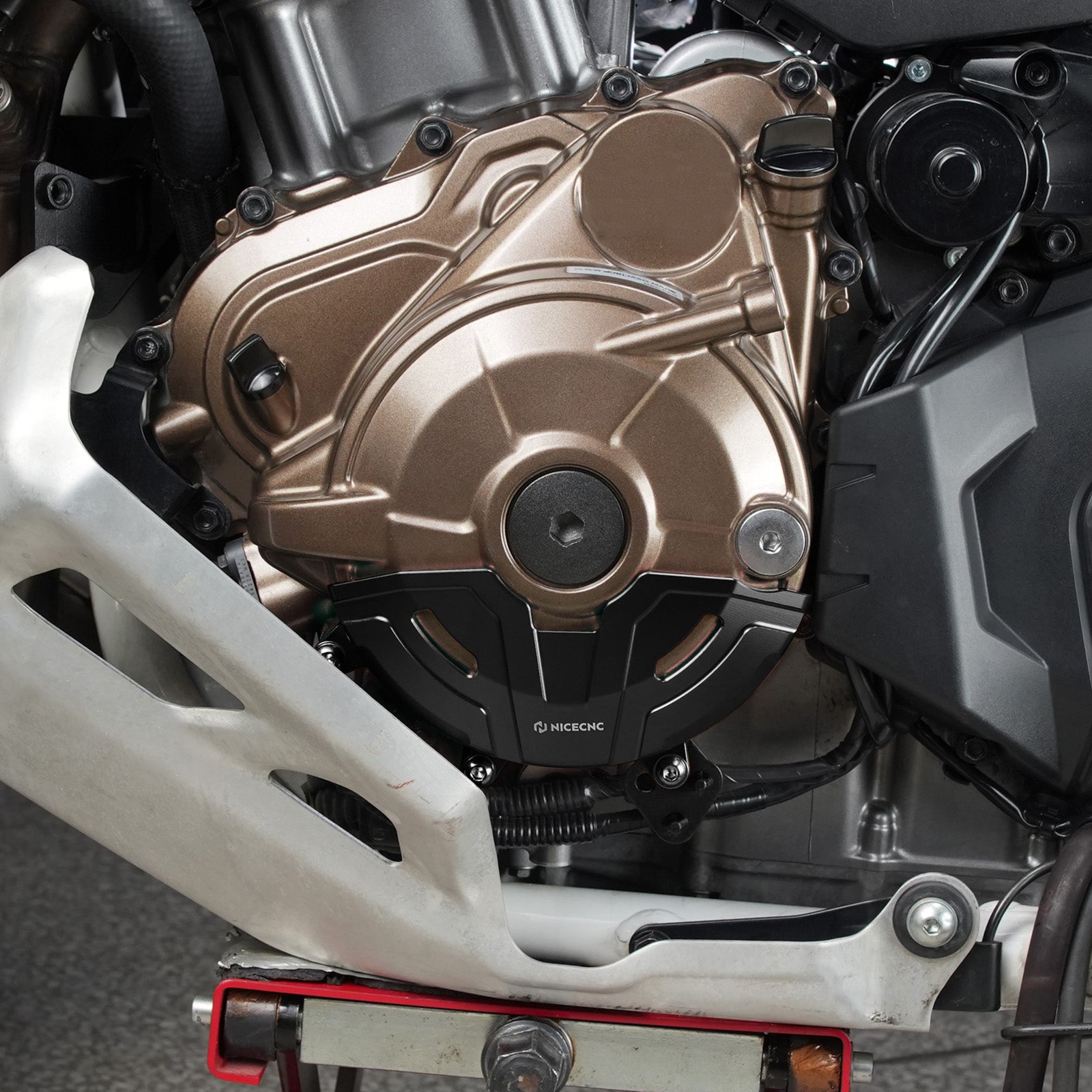 Linke Motorstatorabdeckung für Honda CRF1100L Africa Twin 2020-2025