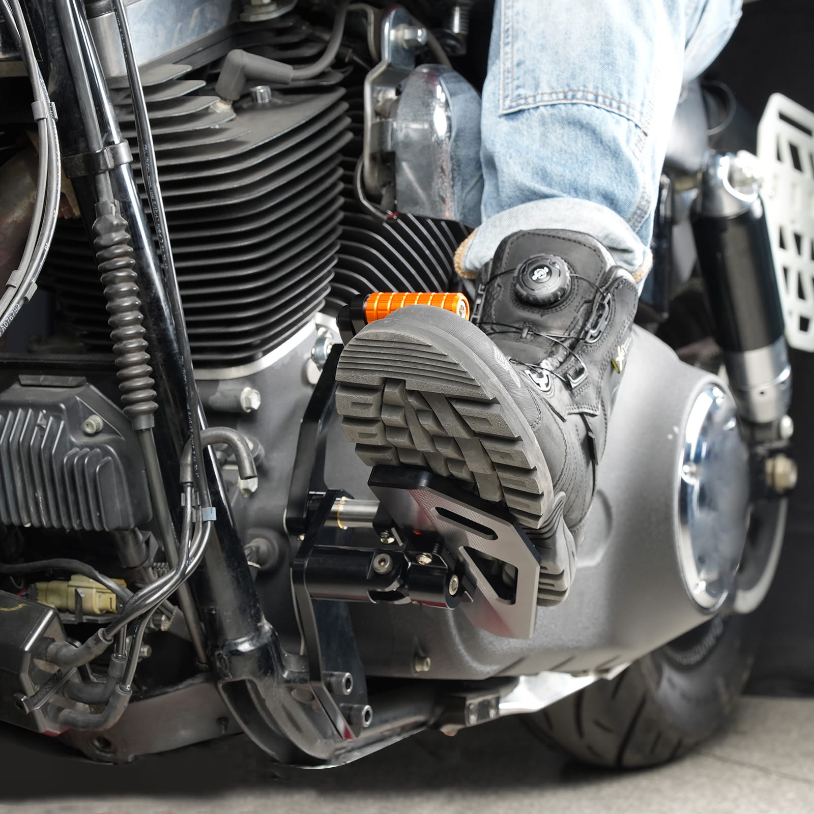 Vorverlegte Fußrastenanlage für Harley Dyna Low Rider Street Bob Fat Bob