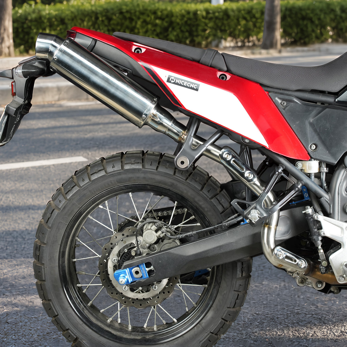 Zvýšený výfukový systém s mezisvodem a tlumičem pro Yamaha Tenere 700 2019–2026