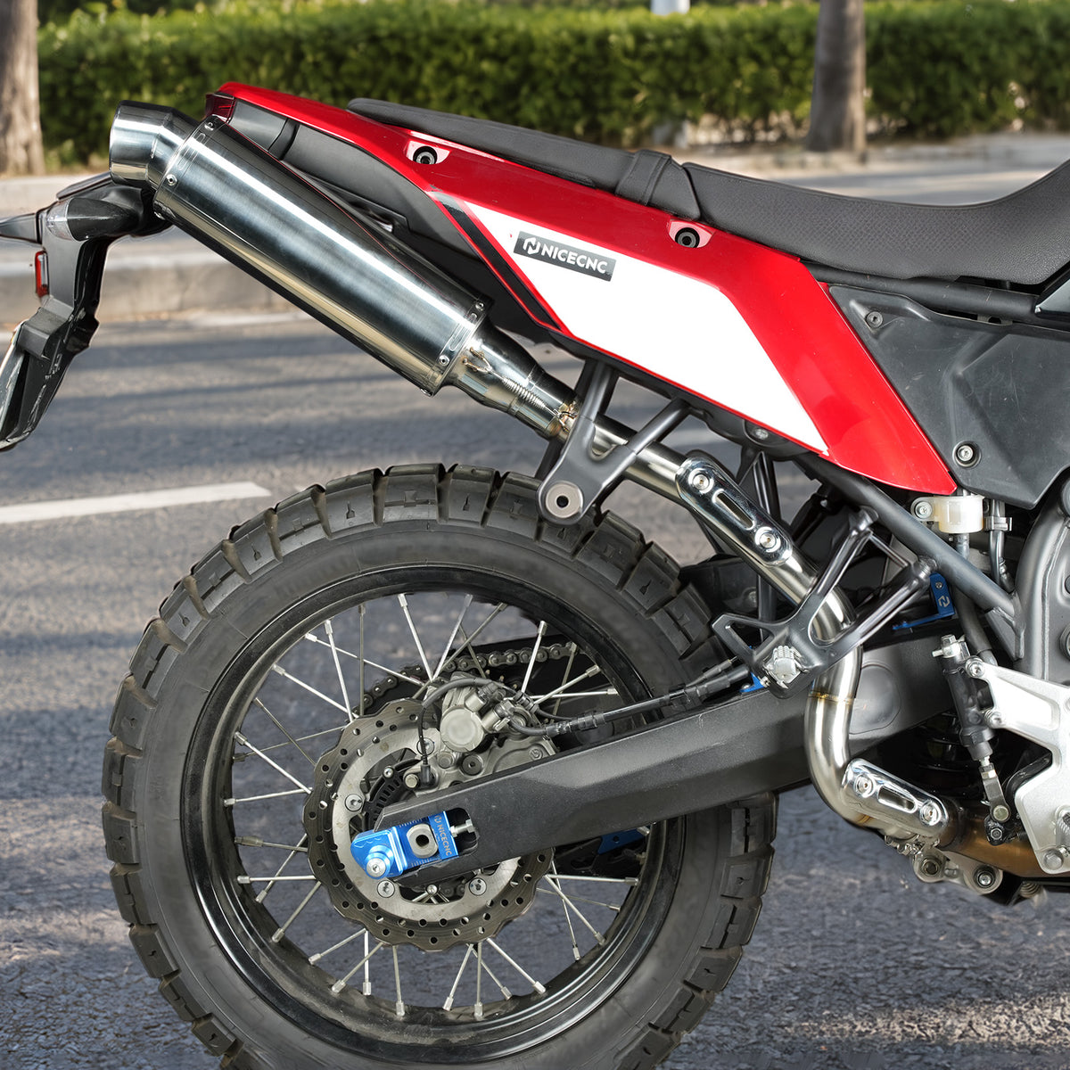 Zvýšený výfukový systém s mezisvodem a tlumičem pro Yamaha Tenere 700 2019–2026
