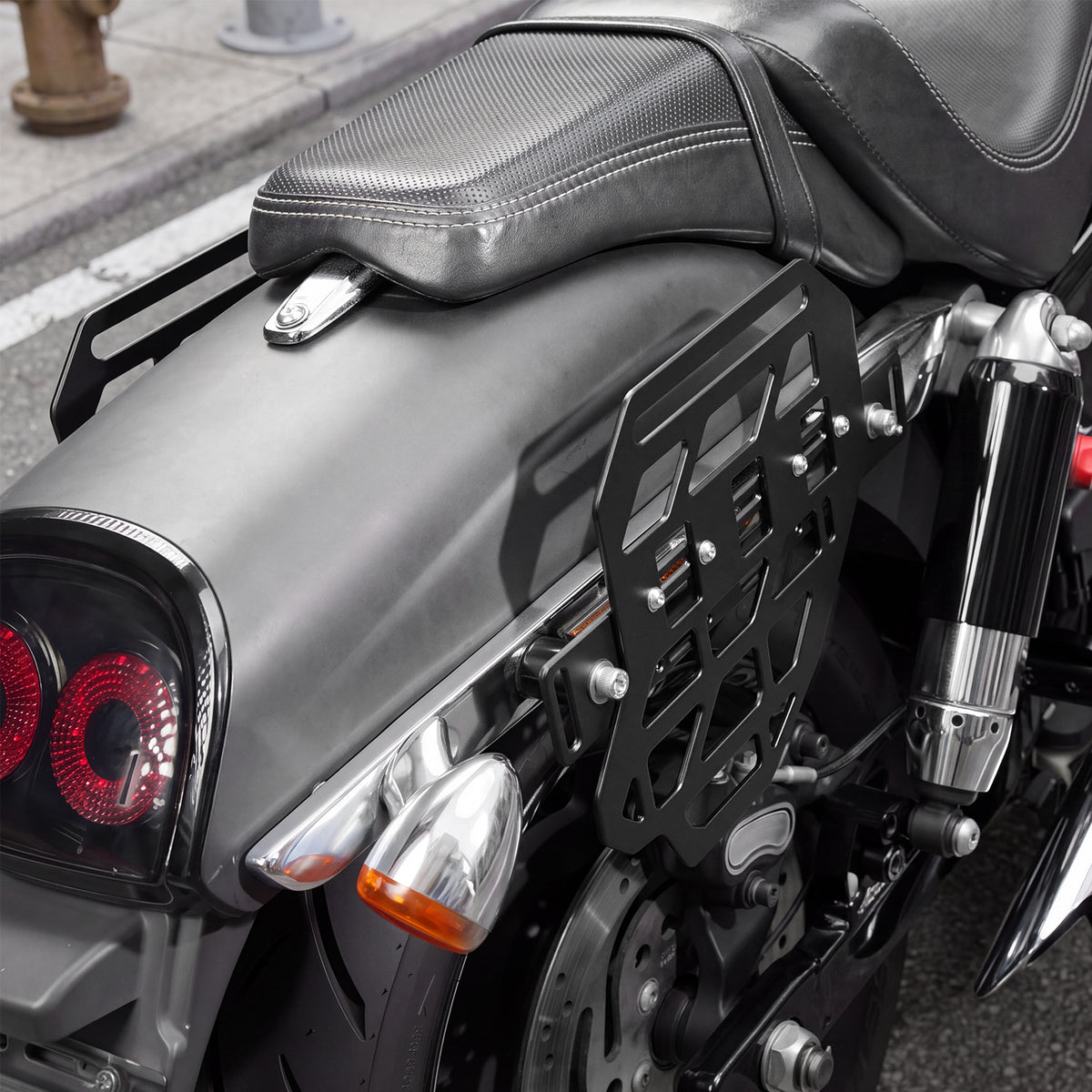 Sadel taskebeslag til Harley Dyna Fat Street Bob Low Rider Super Wide Glide