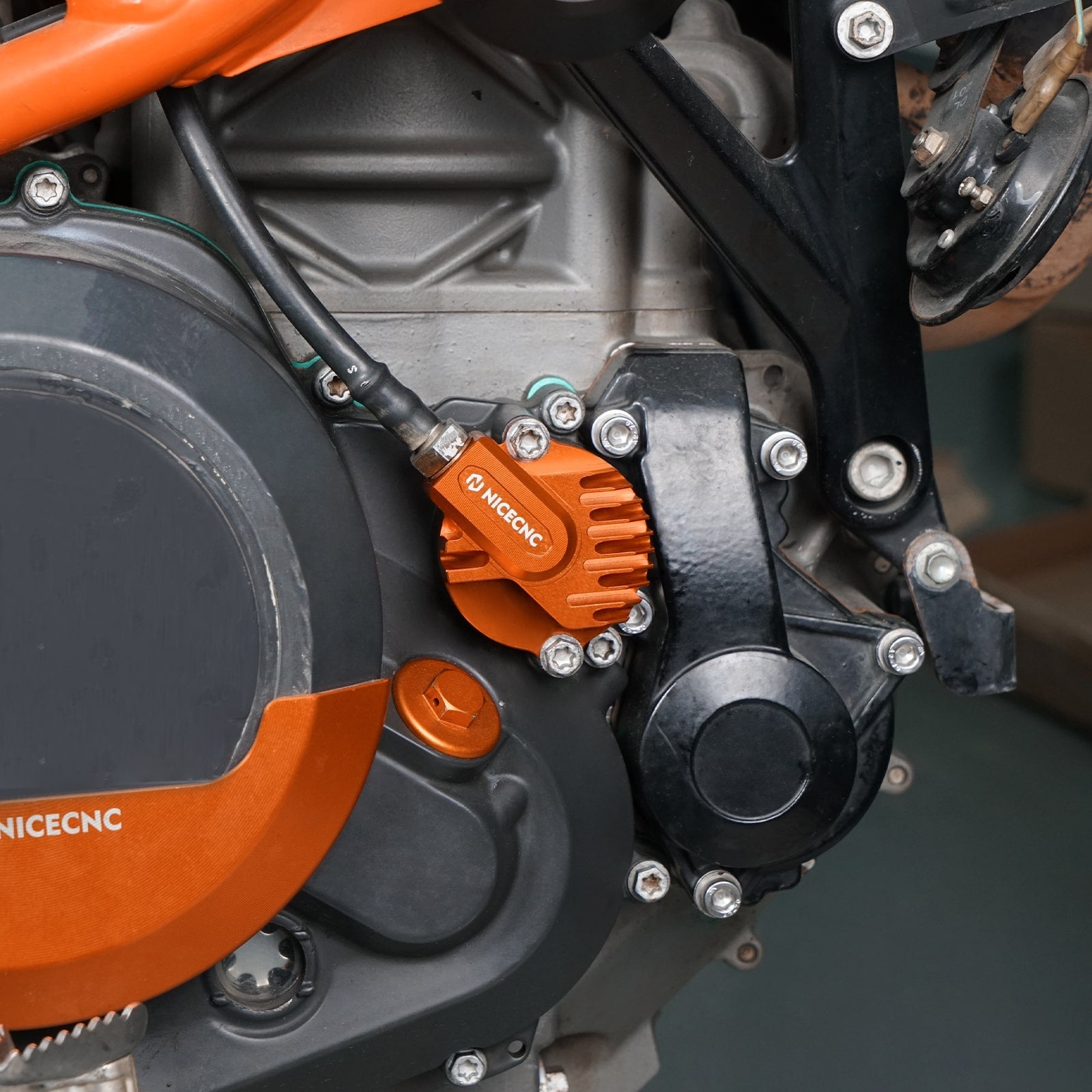 Motorölfilterdeckel für KTM 690 Husqvarna 701 Supermoto/Enduro GasGas 700